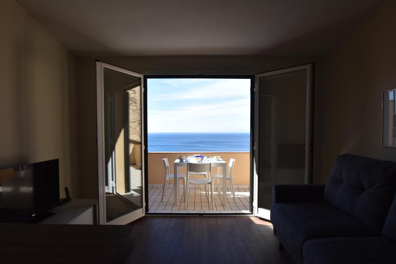 Grotta Azzurra Apartment - Cavoli - Terrazza Vista Mare, Clima E Parcheggio San Piero in Campo  Экстерьер фото